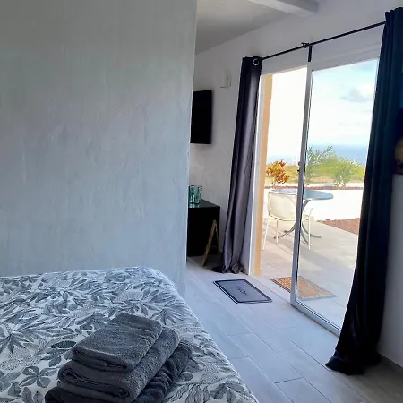 Cozy House With Terrace And Beautiful Ocean Views 펜션