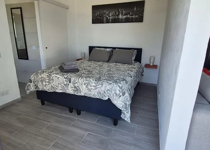 Cozy House With Terrace And Beautiful Ocean Views 펜션