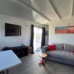 Semesterbostad Cozy House With Terrace And Beautiful Ocean Views