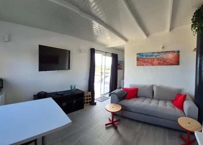 Hébergement de vacances Cozy House With Terrace And Beautiful Ocean Views