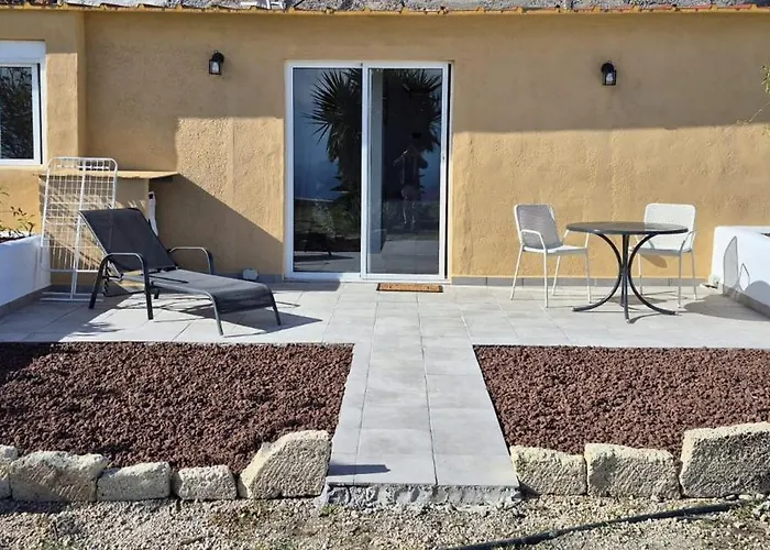 Hébergement de vacances Cozy House With Terrace And Beautiful Ocean Views *